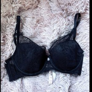 NWT Victoria’s Secret 34D black/lace plunge bra